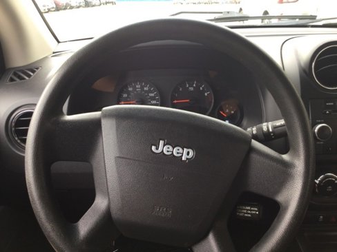 Used 2010 Jeep Compass Sport image 11