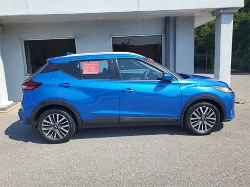 Used 2023 Nissan Kicks SV image 7