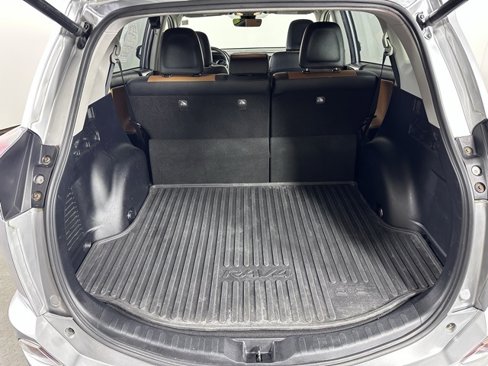Used 2018 Toyota RAV4 Limited image 12