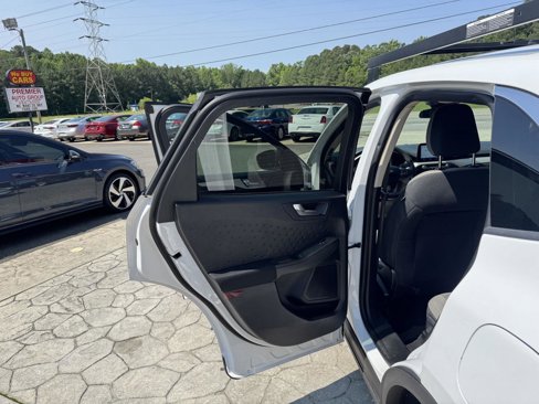 Used 2020 Ford Escape SE image 7