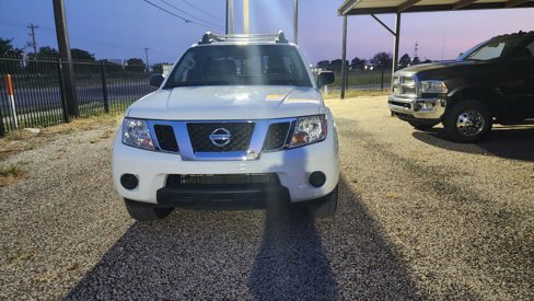 Used 2019 Nissan Frontier SV image 3