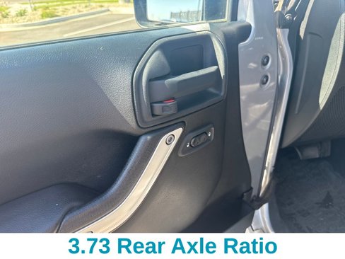 Used 2015 Jeep Wrangler Unlimited Sahara w/ Max Tow Package image 13