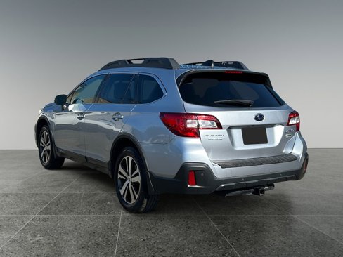 Used 2018 Subaru Outback 2.5i Limited image 5