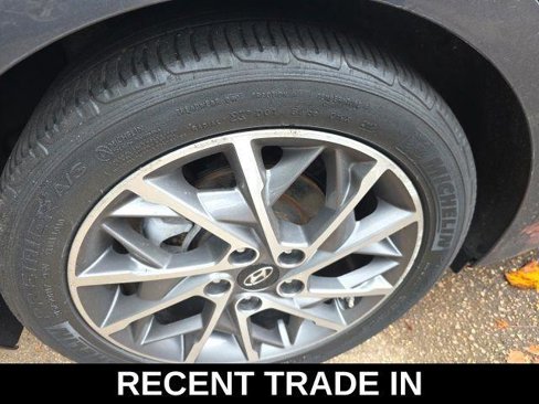 Used 2020 Hyundai Elantra Limited w/ Cargo Package (C1) image 8