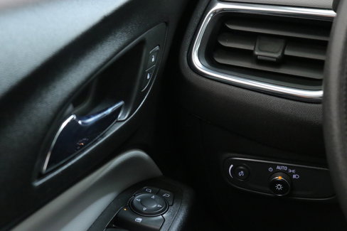 Used 2023 Chevrolet Equinox LS image 16