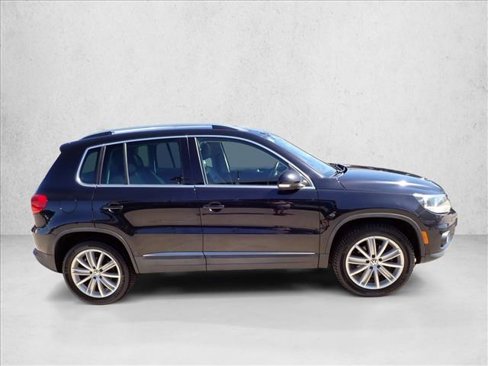 Used 2015 Volkswagen Tiguan S image 5