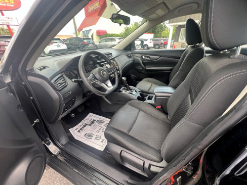 Used 2018 Nissan Rogue S image 10