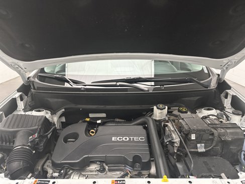 Used 2020 Chevrolet Equinox LS image 36