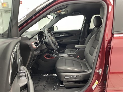 Used 2022 Chevrolet TrailBlazer RS w/ Technology Package image 8