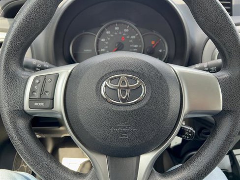 Used 2013 Toyota Yaris L image 14