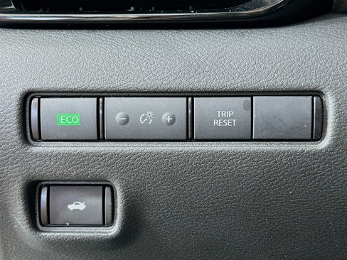 Used 2022 Nissan Sentra SV image 17