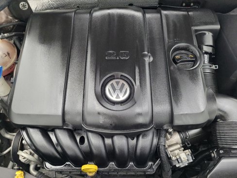 Used 2013 Volkswagen Beetle 2.5 image 30
