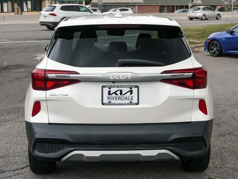Used 2022 Kia Seltos LX image 11