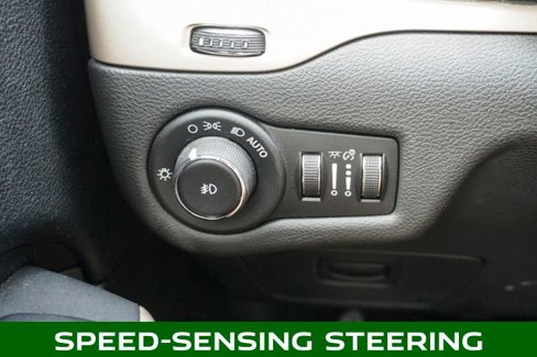 Used 2017 Jeep Cherokee Limited w/ Safetytec Group image 26