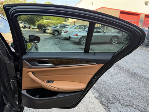 Used 2019 BMW 530i w/ Luxury Package image 39