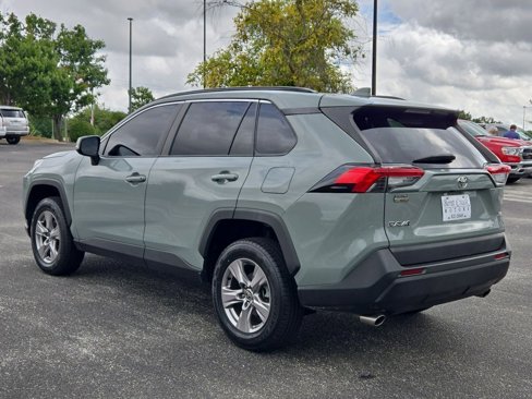 Used 2022 Toyota RAV4 XLE image 11