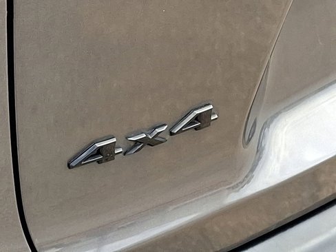 Used 2020 Jeep Cherokee Latitude Plus image 34