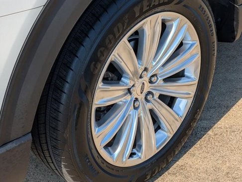 Used 2020 Ford Explorer Limited image 9