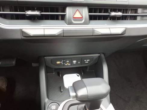 New 2025 Kia K4 GT-Line image 13