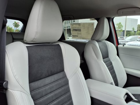 New 2025 Mitsubishi Outlander SE image 16