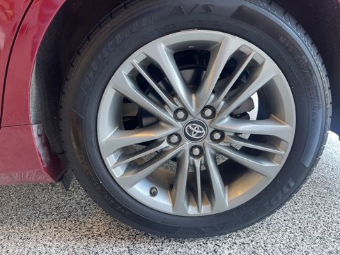 Used 2017 Toyota Camry SE image 32