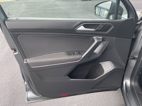 Used 2019 Volkswagen Tiguan S image 19