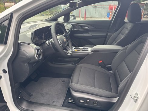 New 2025 Chevrolet Equinox EV LT w/ Comfort Package image 8