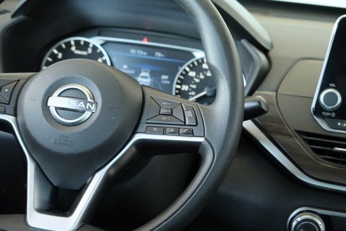Used 2023 Nissan Altima 2.5 SV image 12