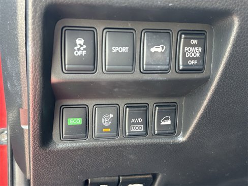 Used 2016 Nissan Rogue SV image 25