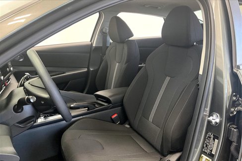 Certified 2025 Hyundai Elantra SE image 26