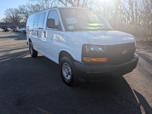 Used 2022 Chevrolet Express 2500 w/ Driver Convenience Package image 2