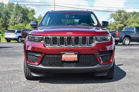Certified 2023 Jeep Grand Cherokee Laredo image 8