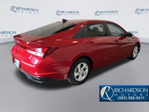Used 2022 Hyundai Elantra SE image 5