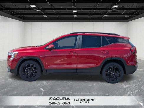 Used 2022 GMC Terrain SLE w/ Driver Convenience Package image 2