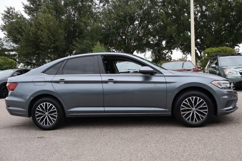 Certified 2020 Volkswagen Jetta SE w/ SE Cold Weather Package image 9