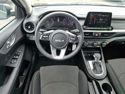 Used 2023 Kia Forte LXS w/ LXS Technology Package image 11