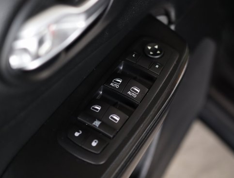 Used 2017 Jeep Cherokee 75th Anniversary image 28