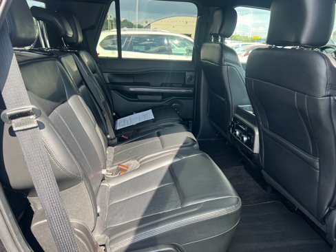 Used 2019 Ford Expedition XLT w/ Equipment Group 202A image 5