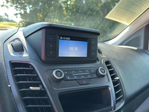 Used 2019 Ford Transit Connect XL image 18