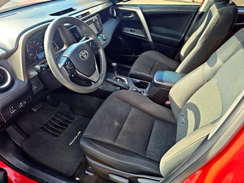 Used 2015 Toyota RAV4 XLE image 9