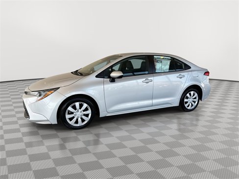 Used 2023 Toyota Corolla LE image 7