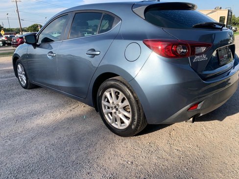 Used 2016 MAZDA MAZDA3 i Touring w/ Popular Equipment Package image 5