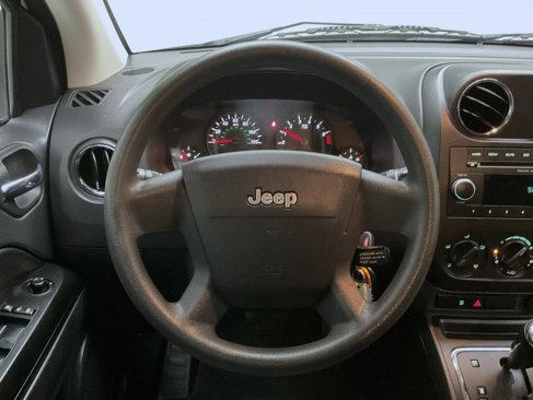 Used 2009 Jeep Compass Sport image 12