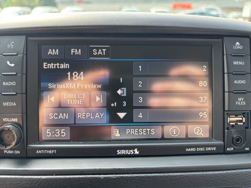 Used 2016 Chrysler Town & Country Touring image 34