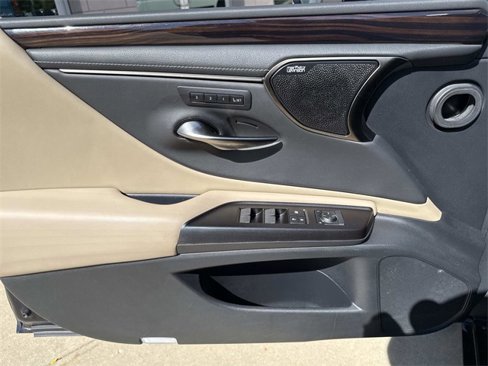Used 2019 Lexus ES 350 image 16