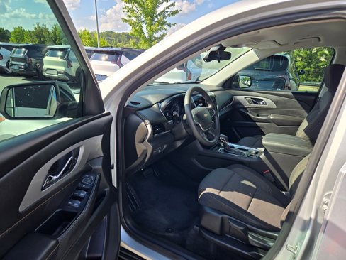 Used 2021 Chevrolet Traverse LS image 22