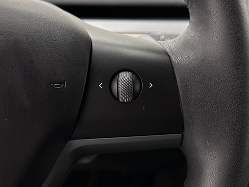Used 2023 Tesla Model Y Long Range image 25