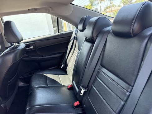 Used 2016 Toyota Camry LE image 13
