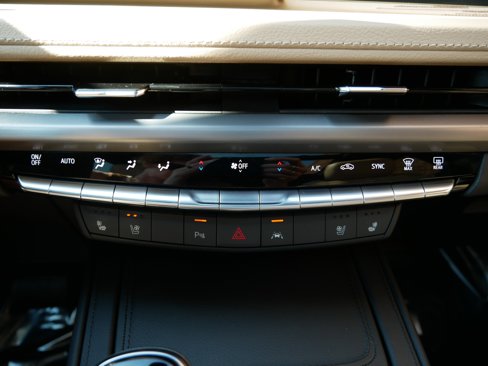 Used 2024 Cadillac XT4 Premium Luxury w/ Technology Package image 18
