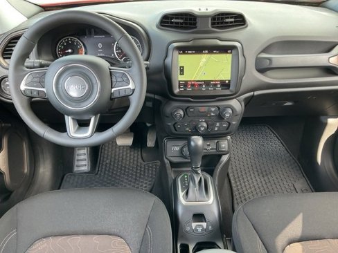 Used 2023 Jeep Renegade Latitude image 10